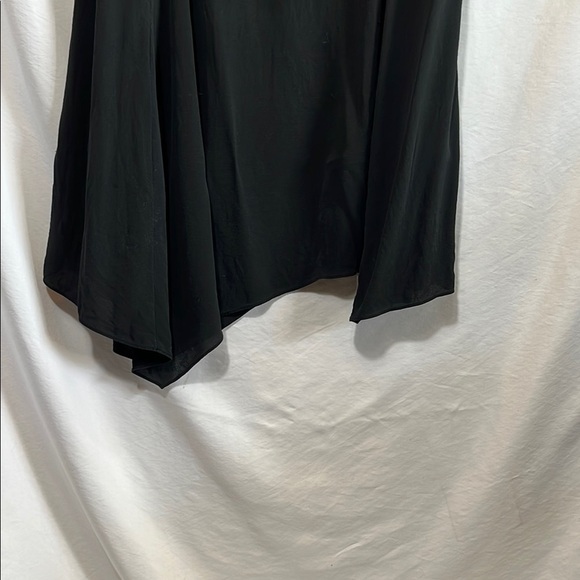 Silk Elegant Black Sleeveless Dress - Picture 5 of 11